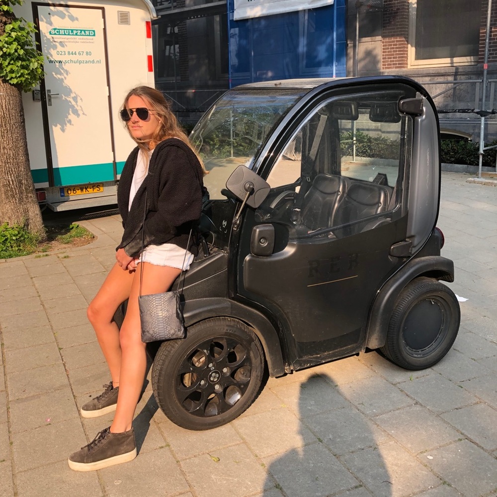 Meet your Posher, Claire